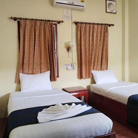 Thipphaphone Guesthouse Pakbeng Ngoại thất bức ảnh