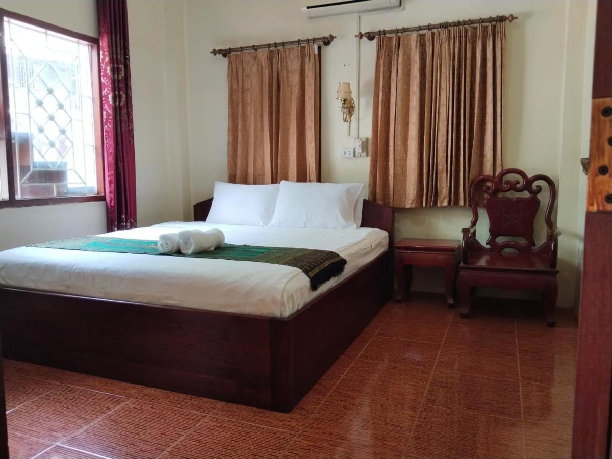 Thipphaphone Guesthouse Pakbeng Ngoại thất bức ảnh
