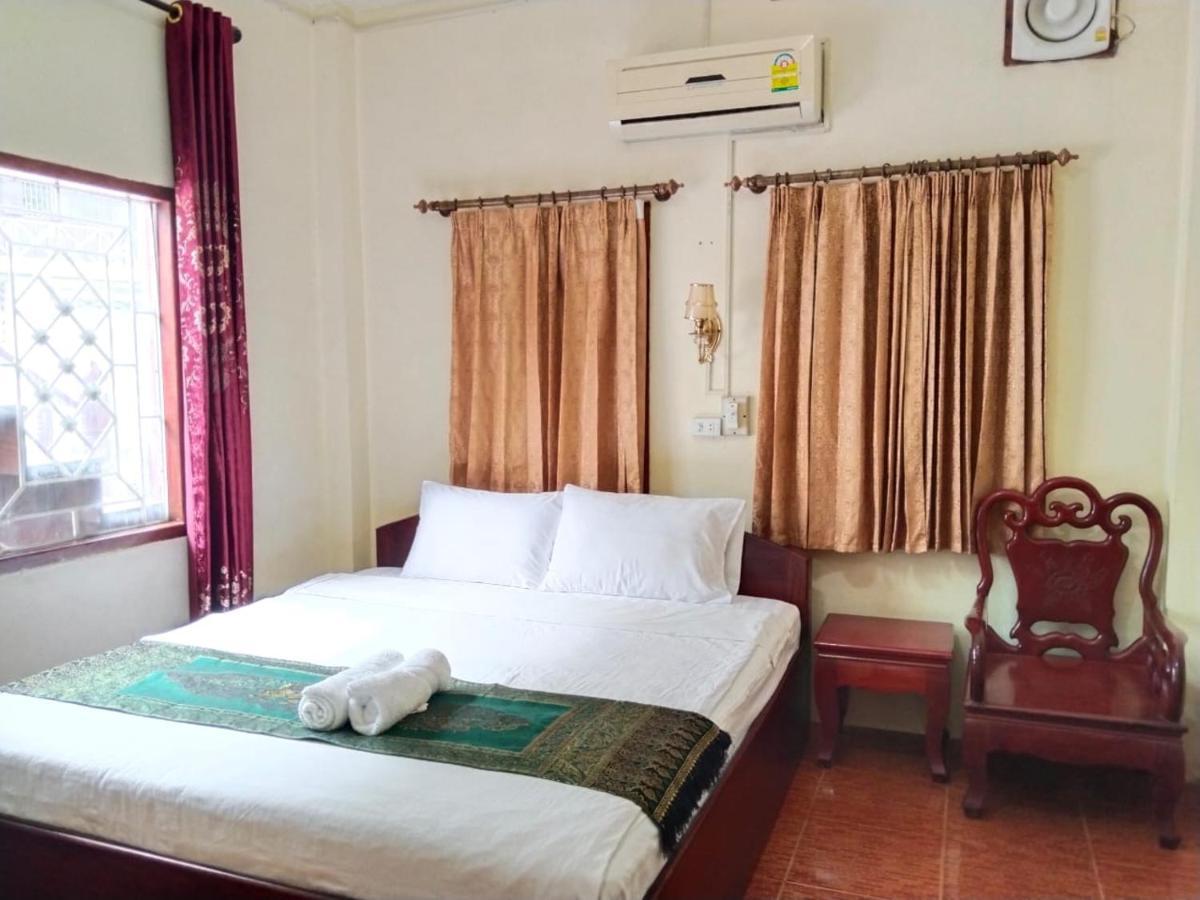 Thipphaphone Guesthouse Pakbeng Ngoại thất bức ảnh